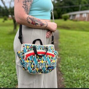 Kavu purse.